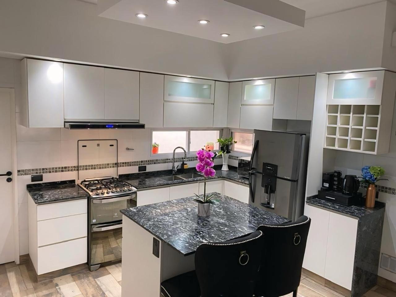 Сasa de vacaciones Casa Completa Con Balcon Y Patio Privado *