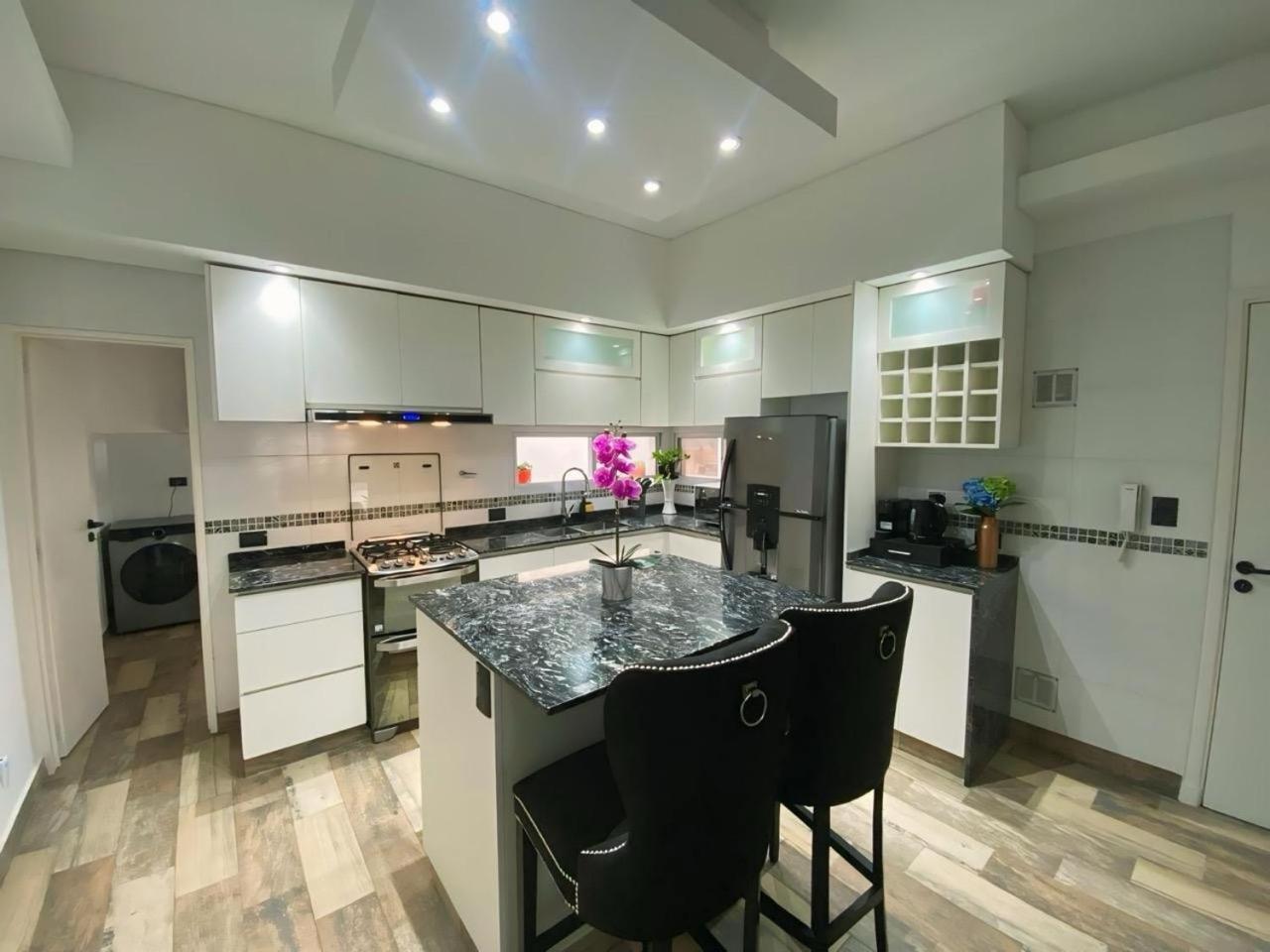 Casa Completa Con Balcon Y Patio Privado