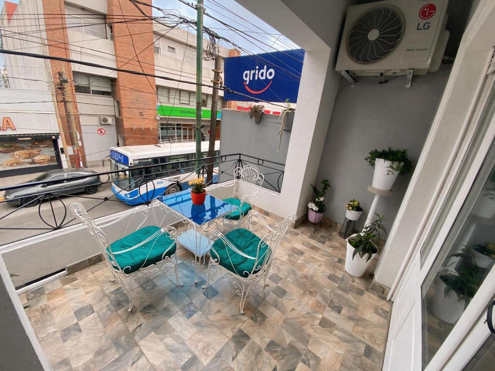 Casa Completa Con Balcon Y Patio Privado