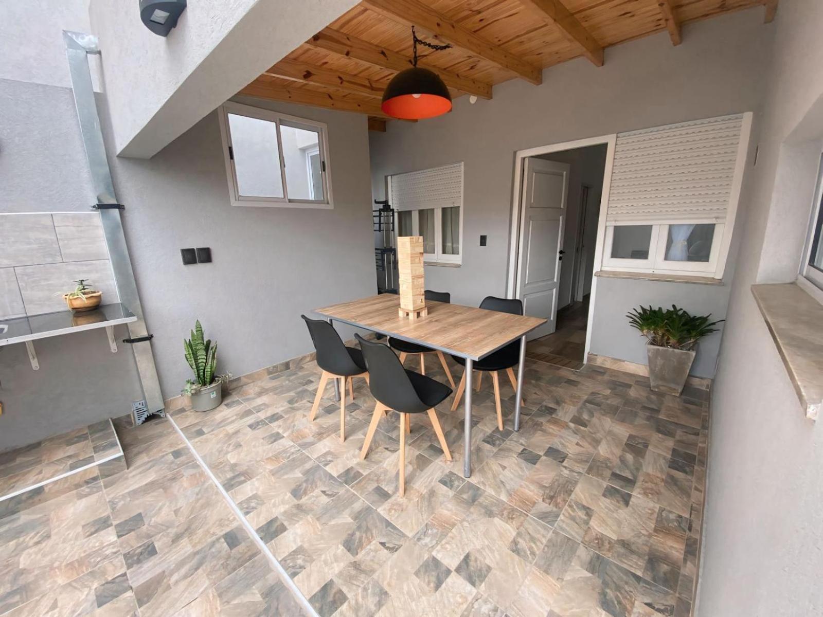 Casa Completa Con Balcon Y Patio Privado